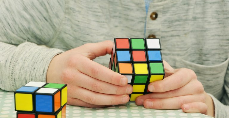 magic-cube-1976725_1280.jpg