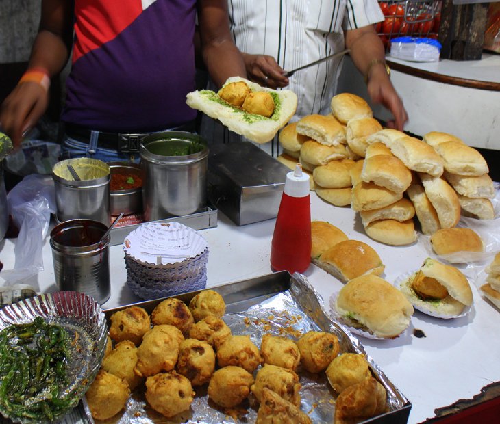 mangesh-vadapav.jpg