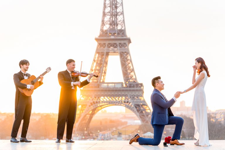 How to propose in Paris with classical musicians and a Paris proposal planner.jpg