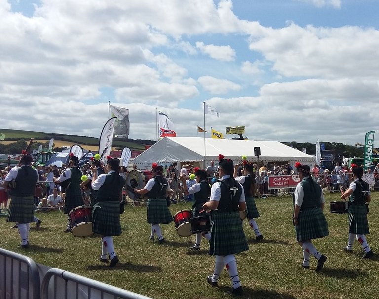 bideford youth pipe band.jpg