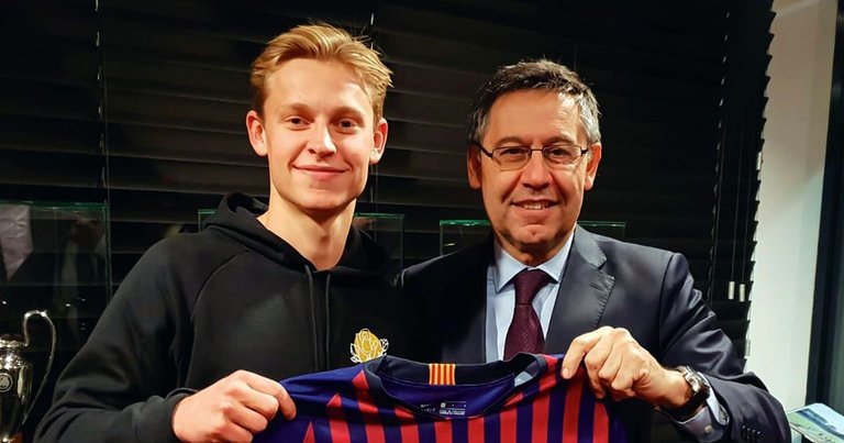 0_FC-Barcelona-announces-signing-of-Frenkie-de-Jong-from-Ajax-Amsterdam-Netherlands-23-Jan-2019.jpg