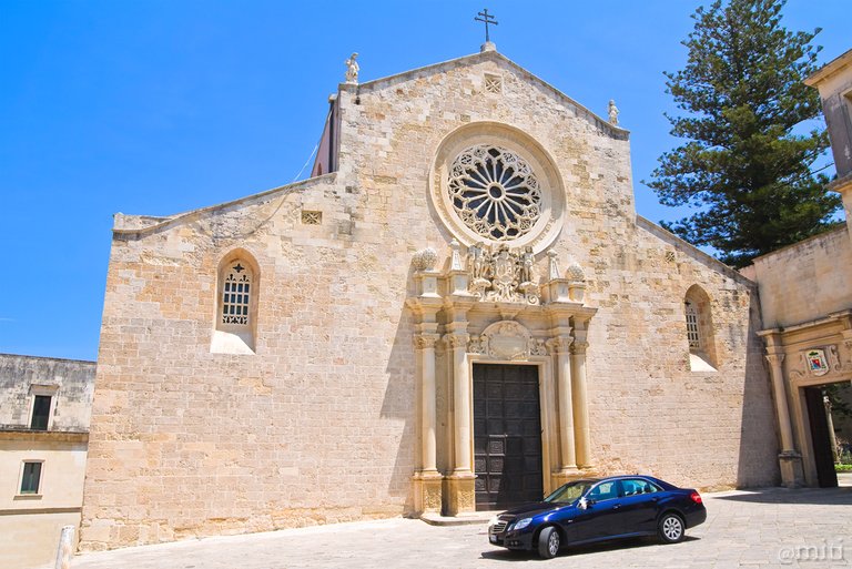 otranto cattedrale.jpg