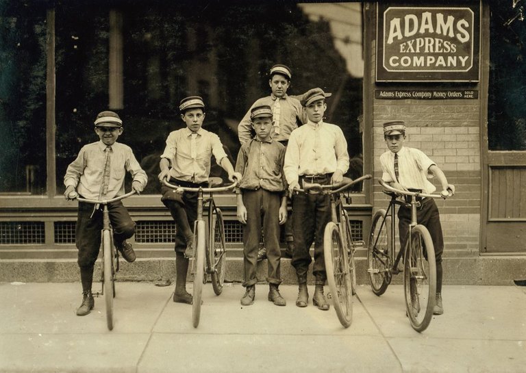 bicycle-messenger-boy-1911-gg.jpg