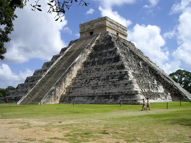 chichen-itza-1218025_1920.jpg