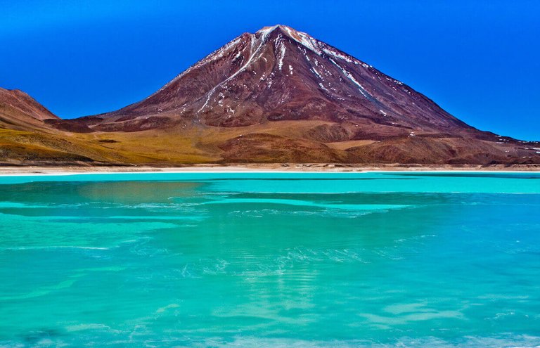 Laguna_Verde_Bolivia.jpg