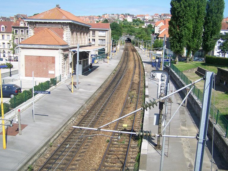 boulogne_sur_mer_gare_des_tintelleries_modern