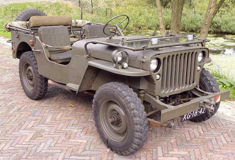 800px-Willys_Jeep_1943.jpg