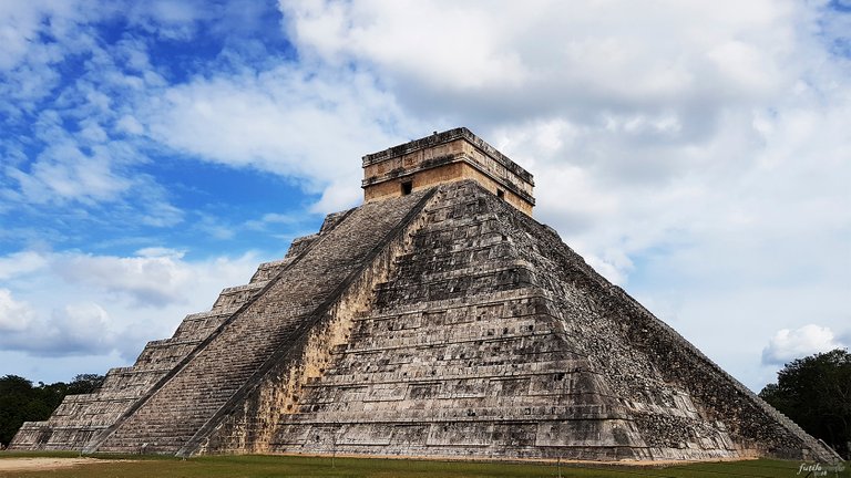 01 Main Thumbnail Chichen Itza - El Castillo.jpg