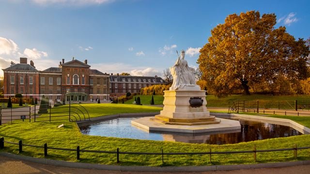 Kensington-Palace-exterior-autumn.jpg