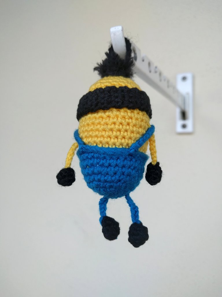 key pendant crochet amigurumi minions