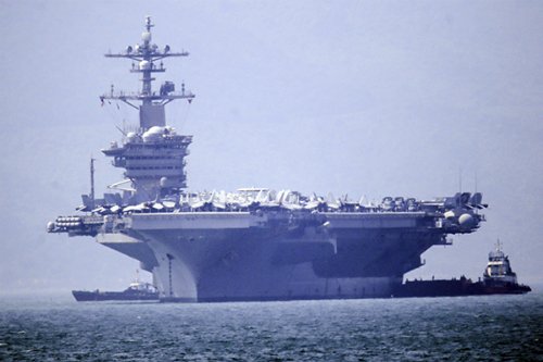 Hình 1 - Tàu sân bay Mỹ USS Carl Vinson thăm Đà Nẵng hồi tháng 3-2018.jpg