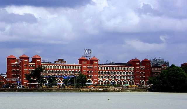 640px-Howrah_Station (1).jpg