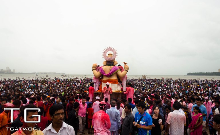 2014-10-07_tgatwork_ganpati-visarjan-14_less-8.jpg