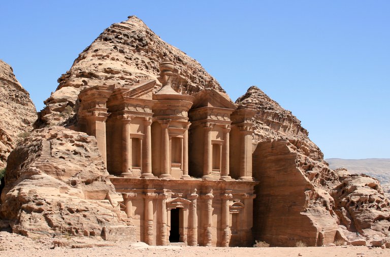 The_Monastery,_Petra,_Jordan8.jpg