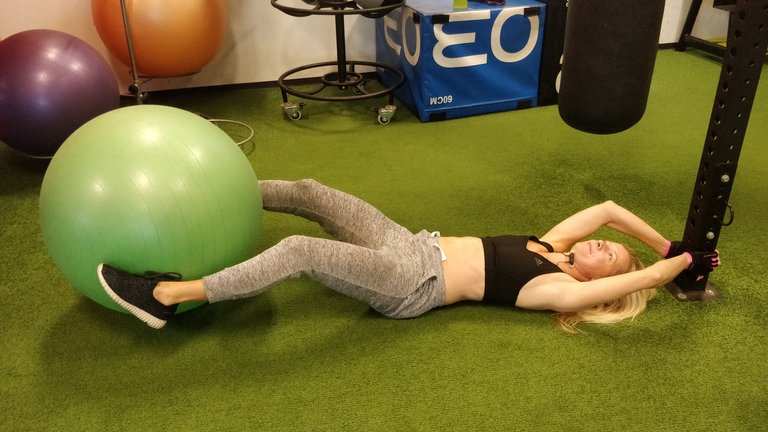 ball leg lift1.jpg