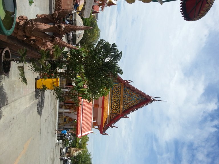 Wat Laharn9.jpg