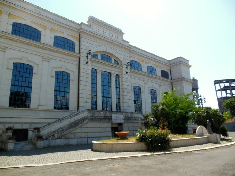 Centrale-Montemartini-facciata-Roma.jpg