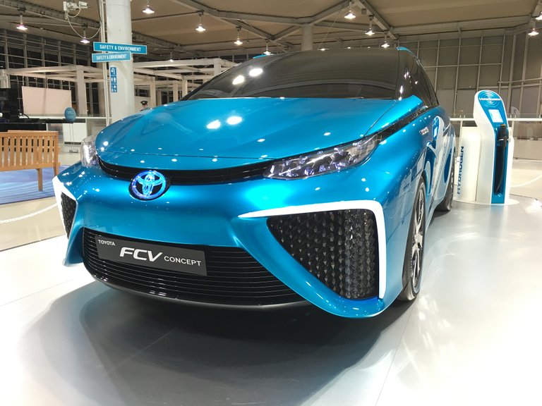 Toyota mirai.jpg