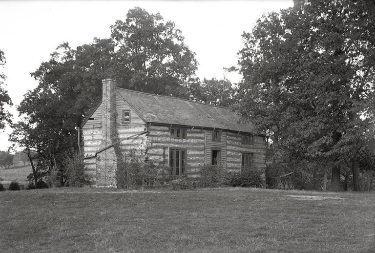 Grant's_Log_Cabin_on_Busch_Farm,_St._Louis_Ave.,_St._Louis.jpg