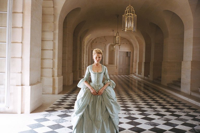 echocinematics_marieantoinette_costumes_canonero_coppola_wardrobe_film.jpeg