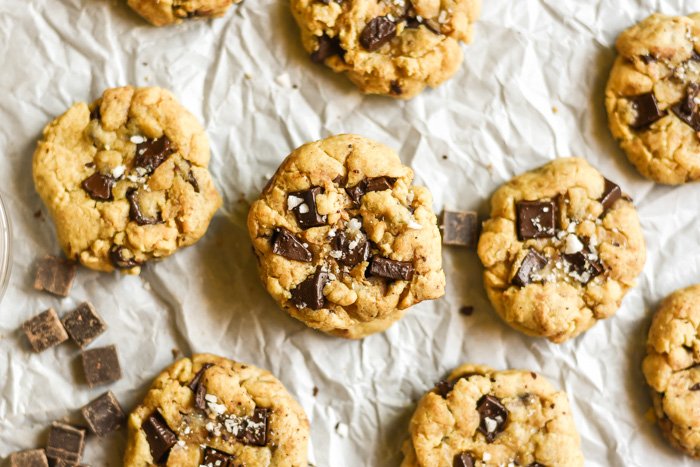 Sea Salt & Tahini Chocolate Chip Cookies (Vegan)-6.jpg