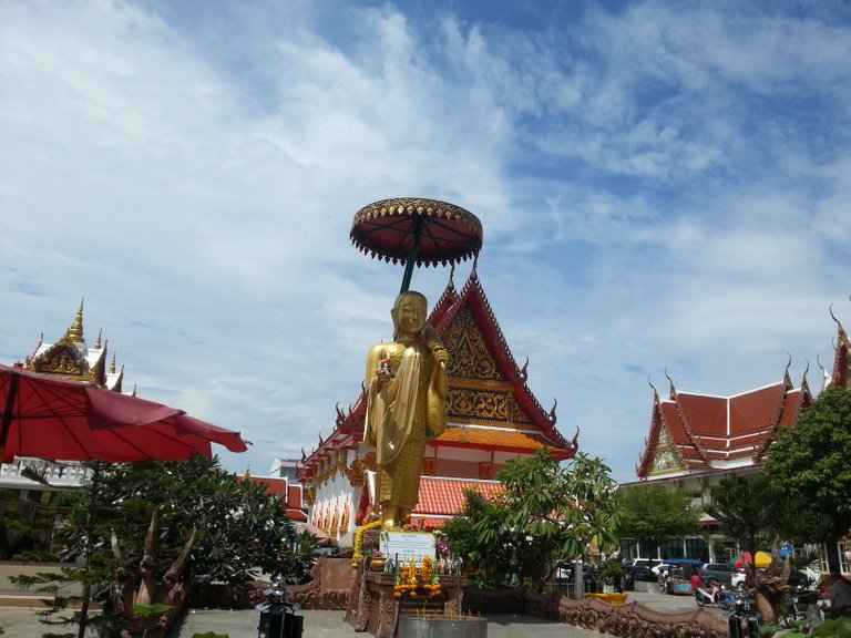 Wat Laharn13.jpg