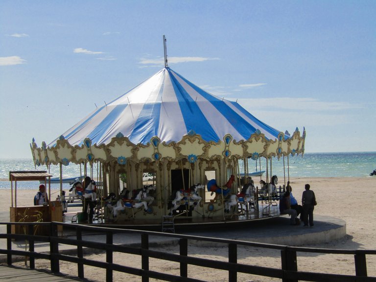 CarrouselPlaya.jpg