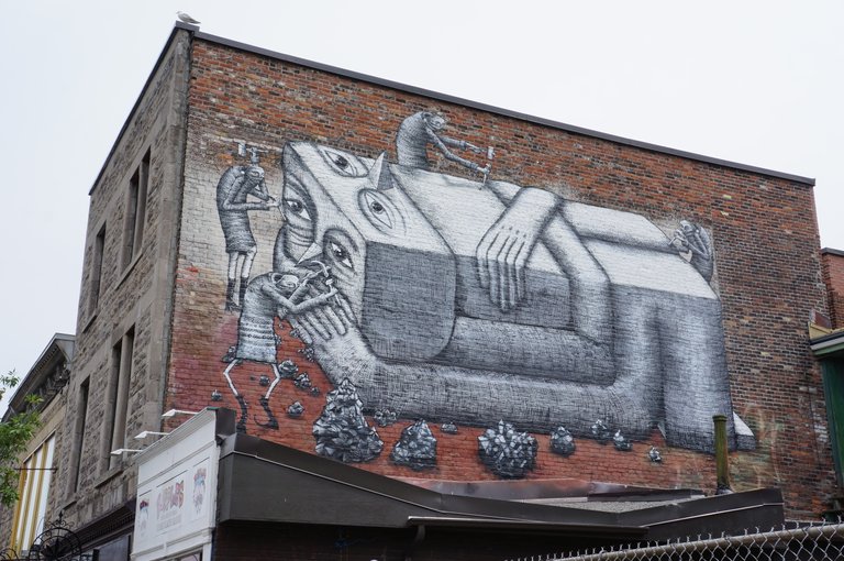 Article 04 - Phlegm 2013 Murale sur St Laurent 01.jpg