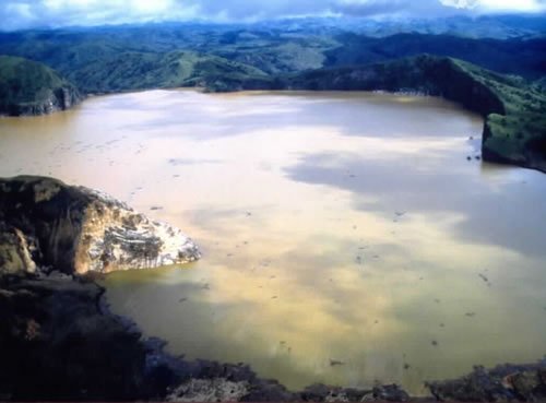 lake.nyos.1.jpg