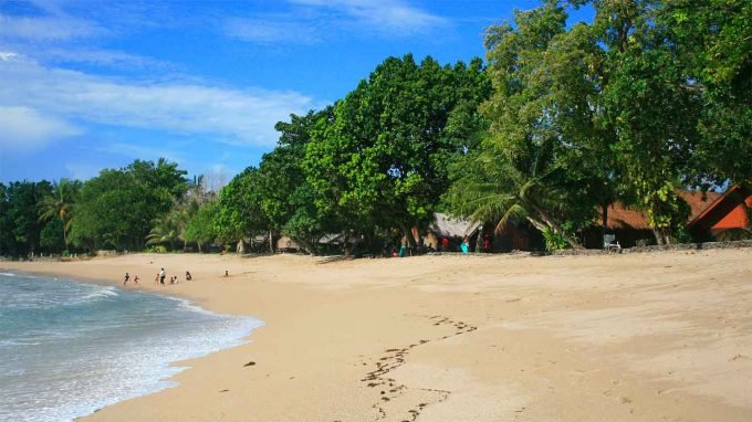 pantai-sambolo-680x382.jpg