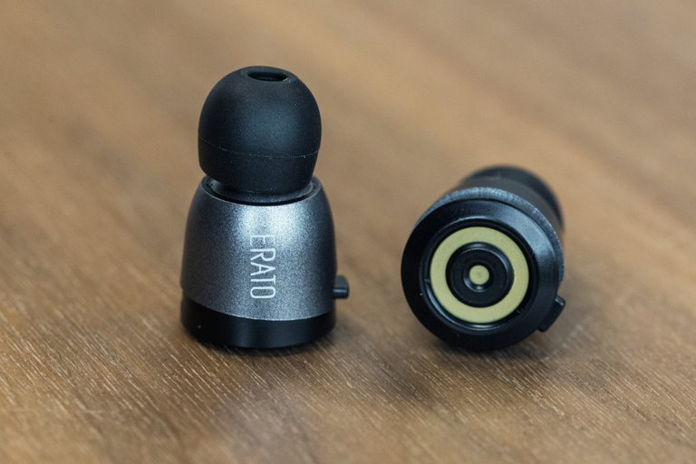 erato-wireless-earbuds-review-lifestyle-4-2500x1667.jpg