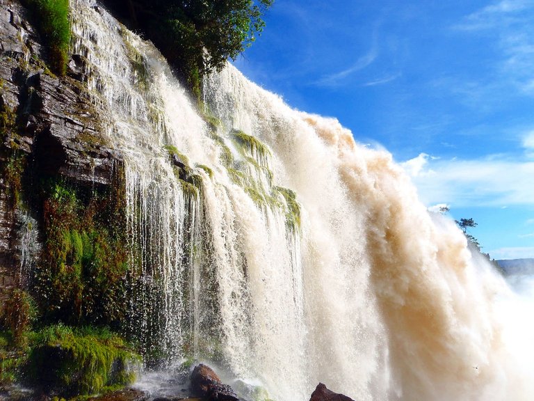 salto-el-sapo-canaima-215246511177226.jpg