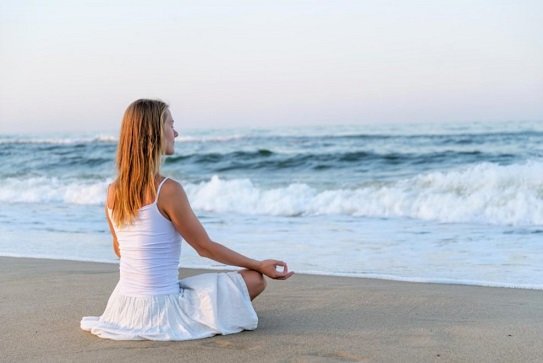 stillness_mindfullness_meditation-beach.jpg