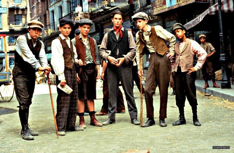 1992 Newsies Bale GREAT newsieshed.jpg