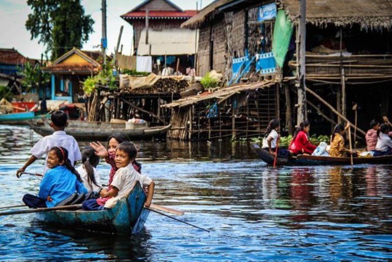 Things-to-do-Cambodia-Siem-Reap-Tonle-Sap-Lake-Floating-Market-1.jpg