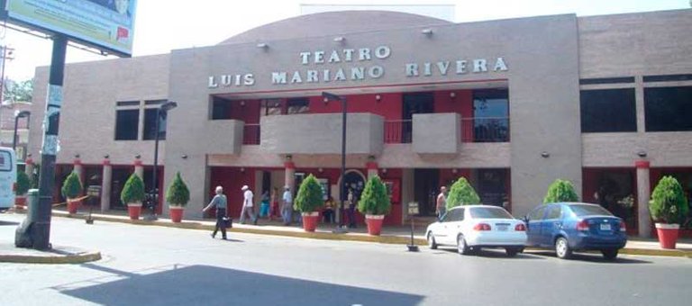 teatro luis mariano.jpg