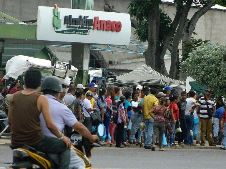 gonzalo-morales-divo-VENEZUELA--Moradores-de-Anaco-se-quejaron-por-la-falta-de-transporte-p-blico.jpg