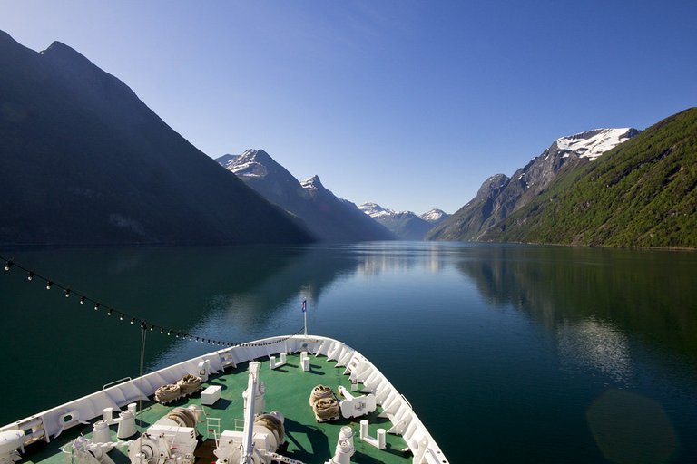 geirangerfjord-2_14690562189_o (FILEminimizer).jpg