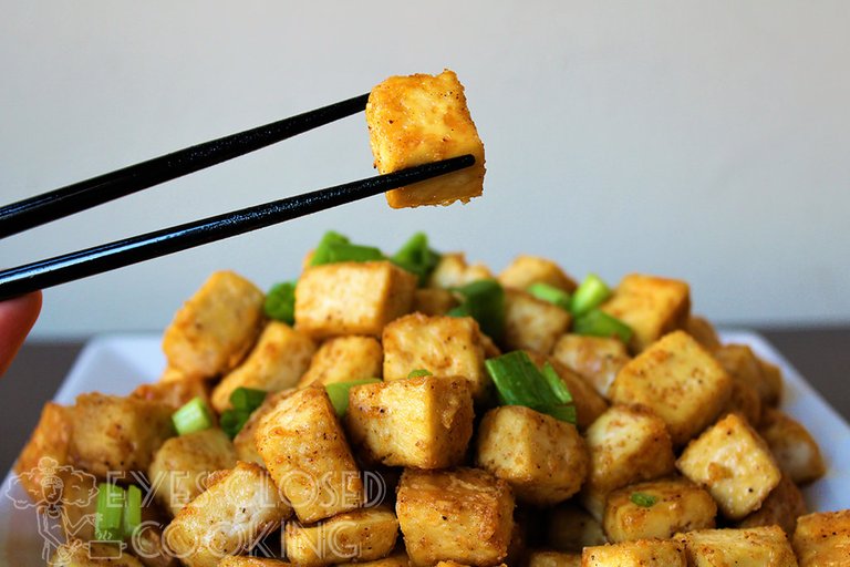 EyesClosedCooking-CrispyBakedTofu---01.jpg