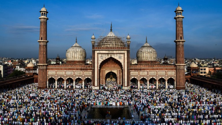 181105110628-02-delhi-india-what-to-see-photos-jama-masjid.jpg
