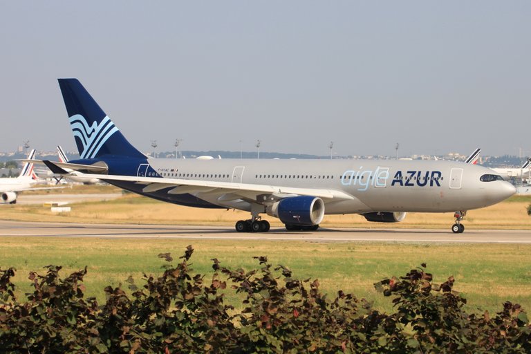 F-HTAC Aigle Azur -A332.JPG