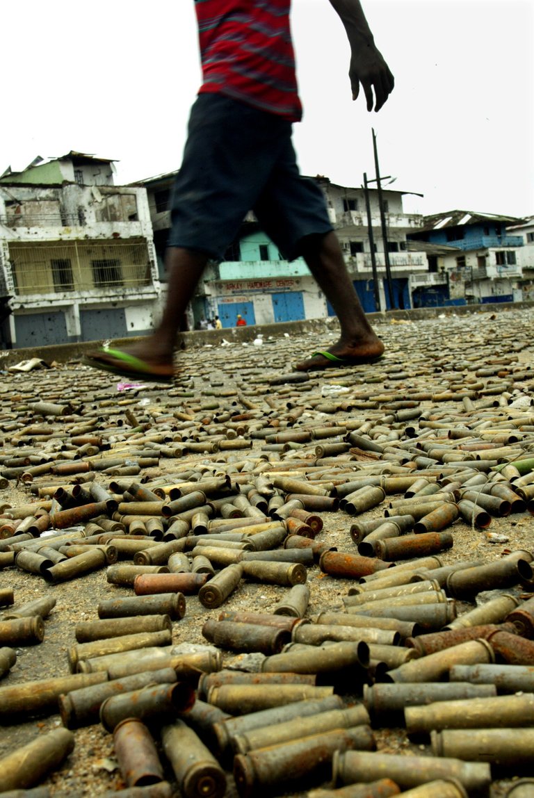 War-Underfoot-Carolyn-Cole.jpg