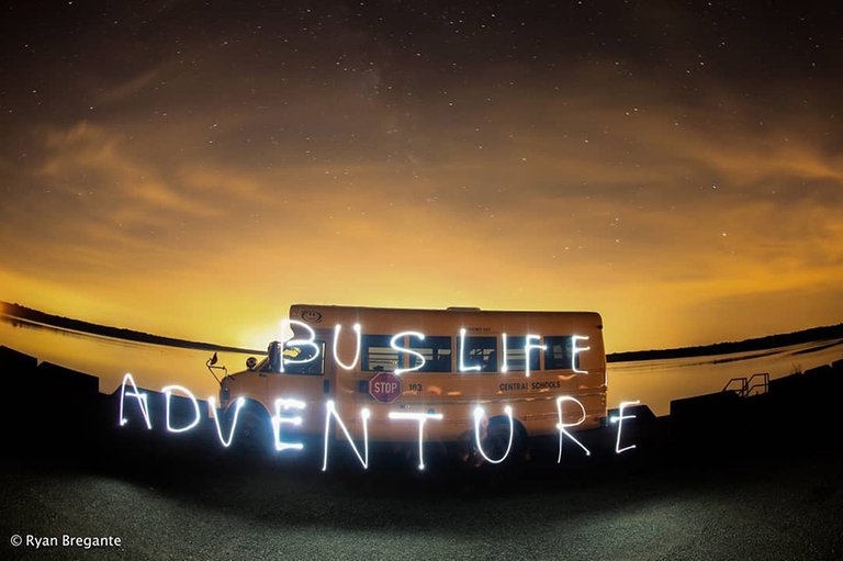 brock-bus-life-adventure-light-grafiti.jpg