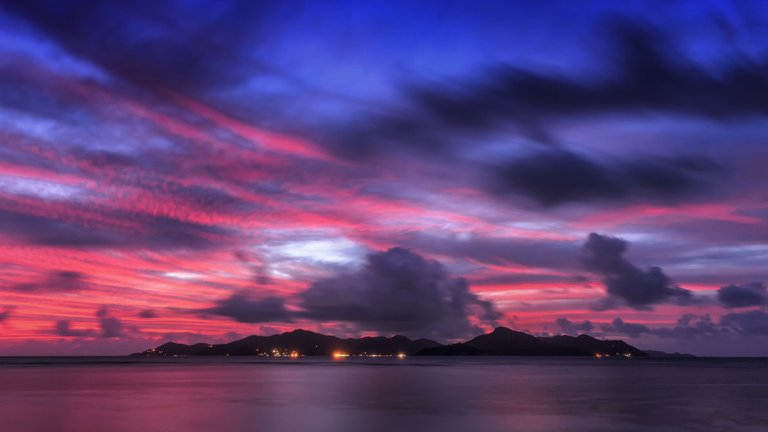 sunset_over_praslin_by_fly10-d5cp78b.jpg