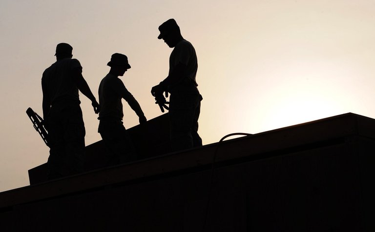 workers-659885_1280.jpg