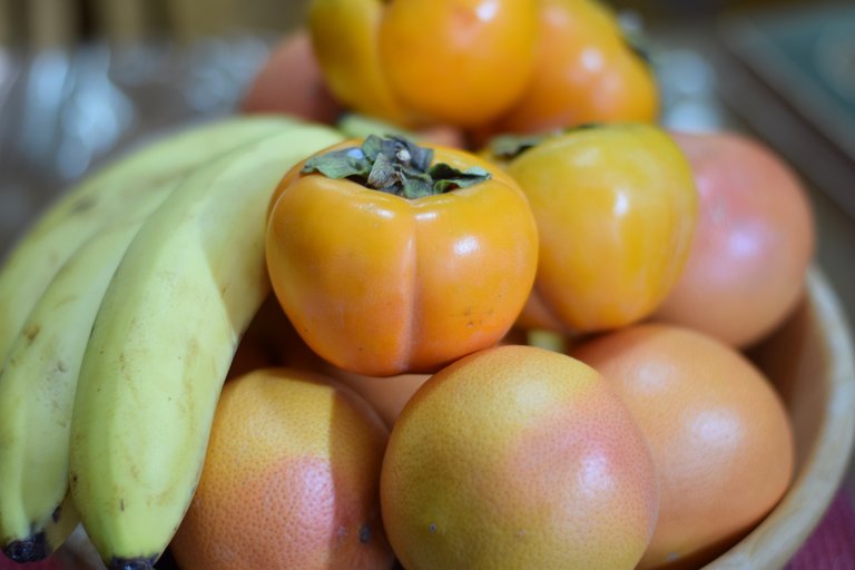 japanese-persimmon-2925036_1920.jpg