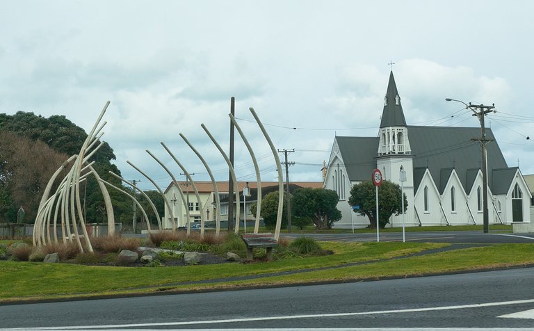 6201601690-whale-from-maori-and-a-church (FILEminimizer).jpg