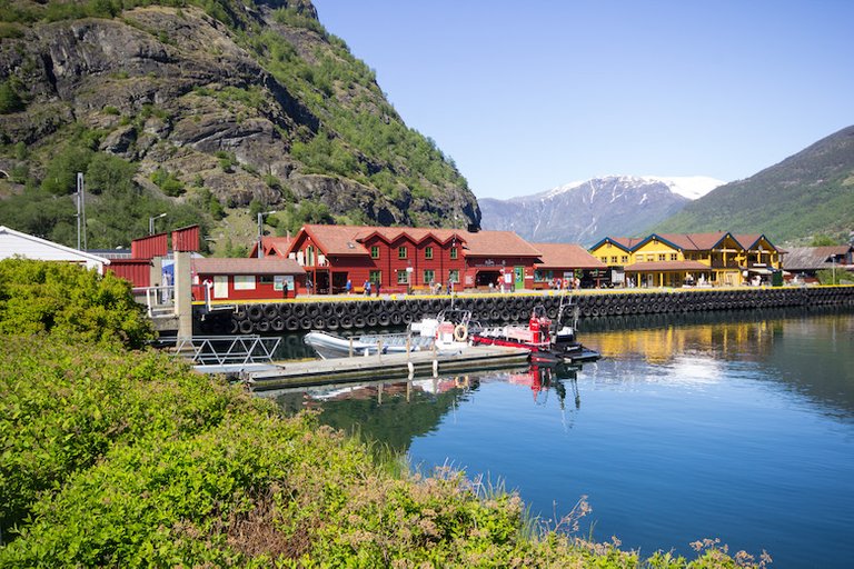 Norway-Flam-Town-1.jpg