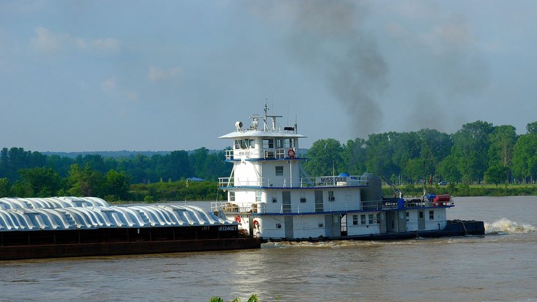 arkansas-river-tug-3716428_1280.jpg