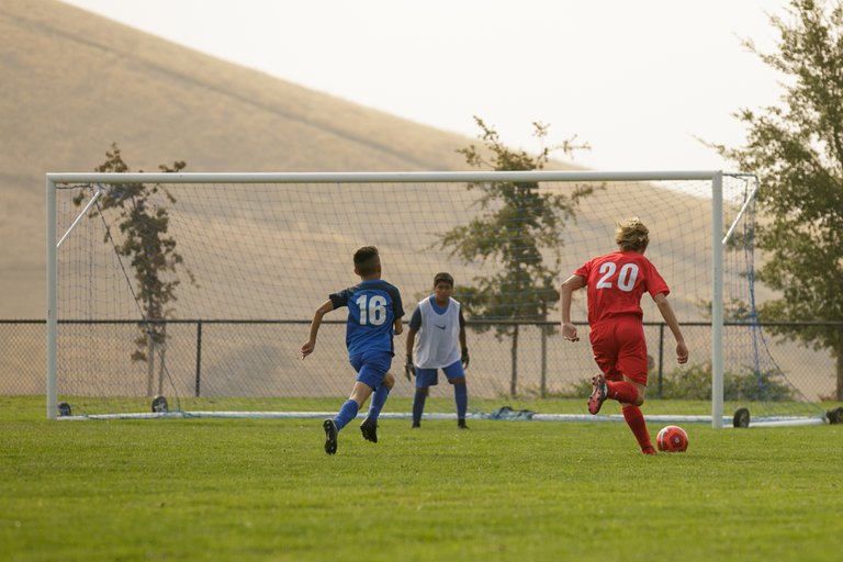 Brady Lind breakaway vs Clovis 8-25-18.jpg